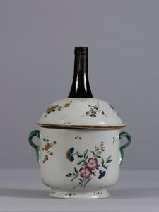 Pesaro  (XVII - XVIII Secolo), Raffrescatoio, maiolica policroma con decorazione floreale